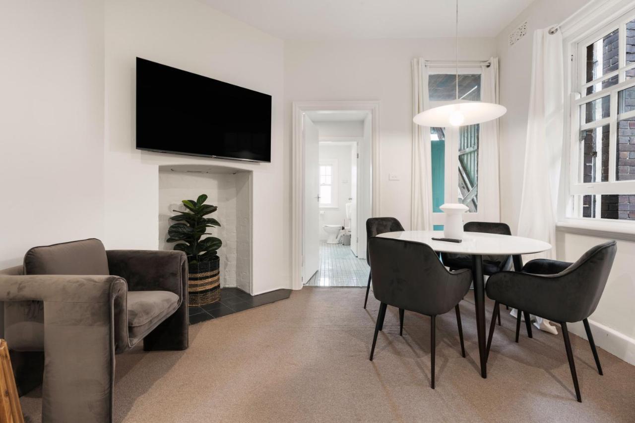 Stunning Terraced Apartment Near The Sydney Opera House *