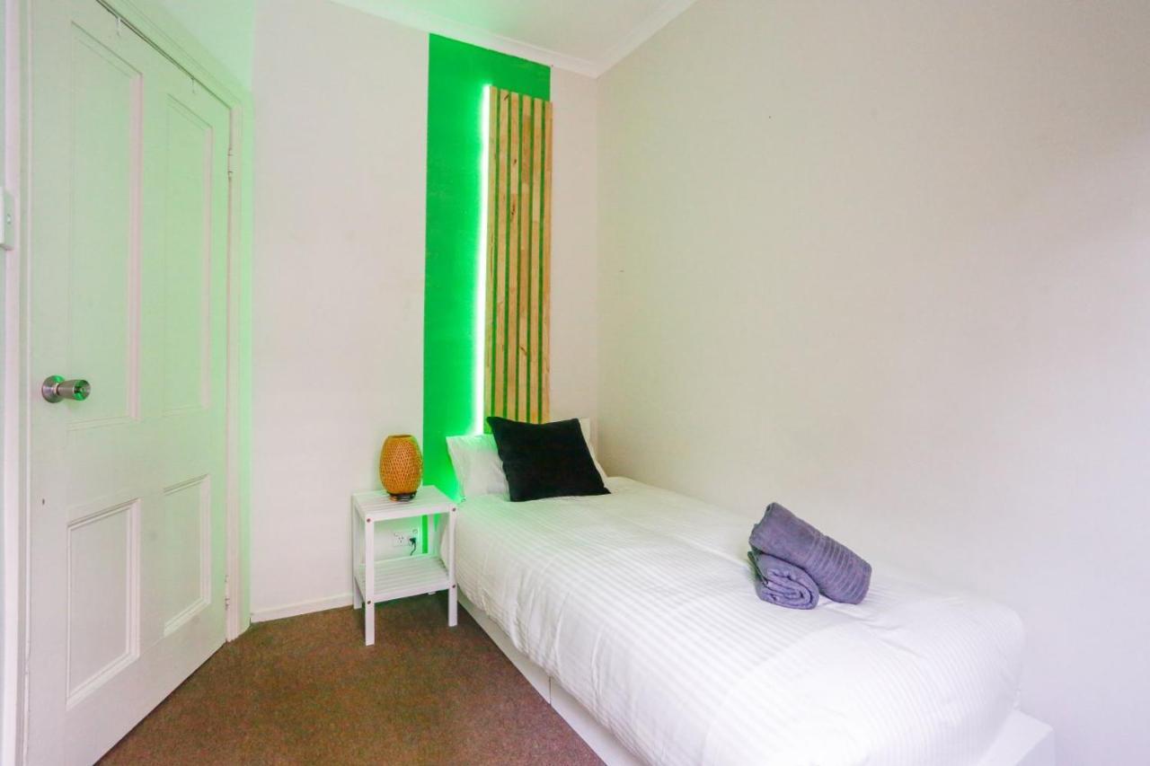 Superb 2 Bedroom House Darlinghurst 2 E-bikes Included Holiday home *