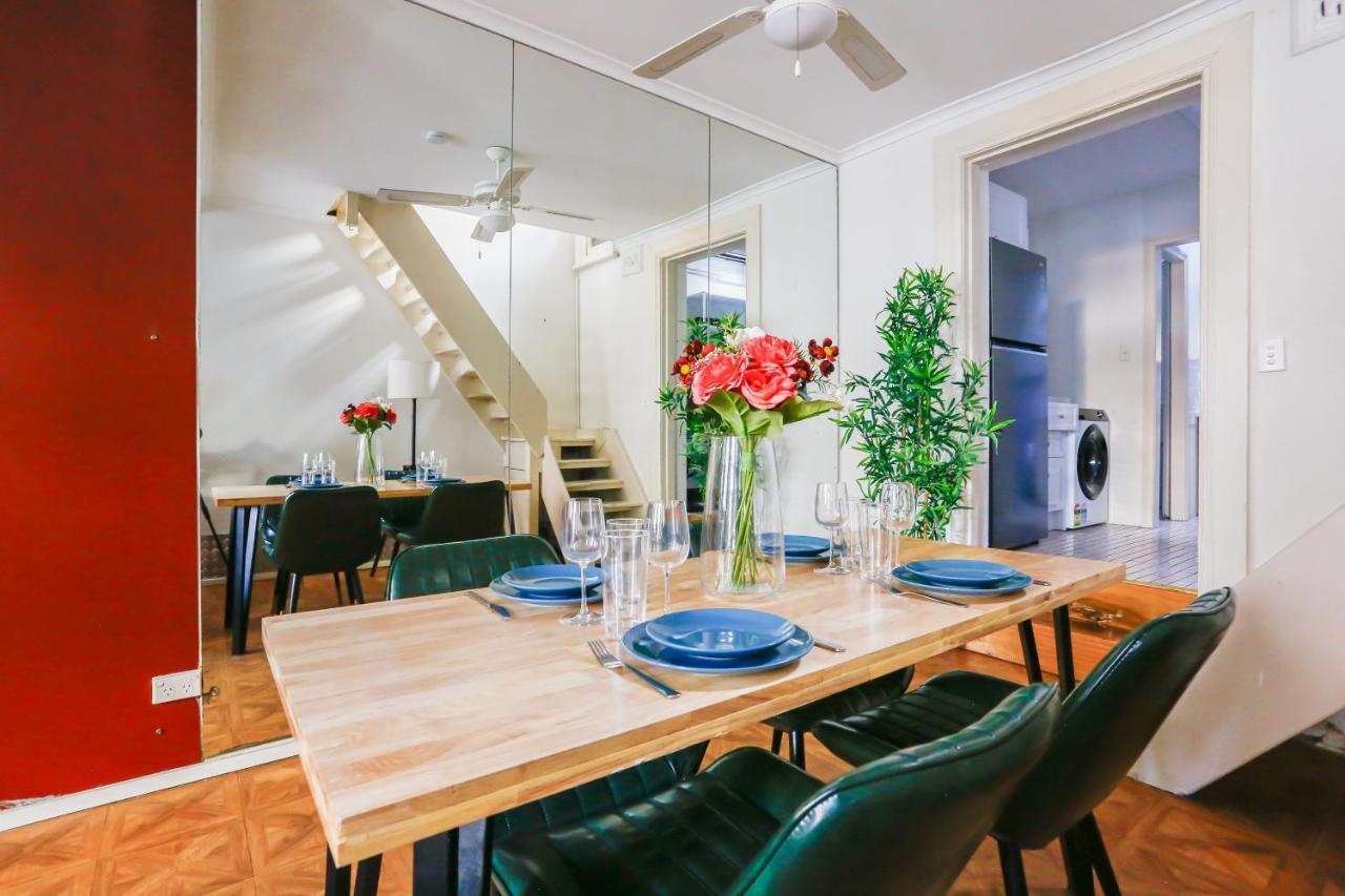 Superb 2 Bedroom House Darlinghurst 2 E-bikes Included Holiday home *