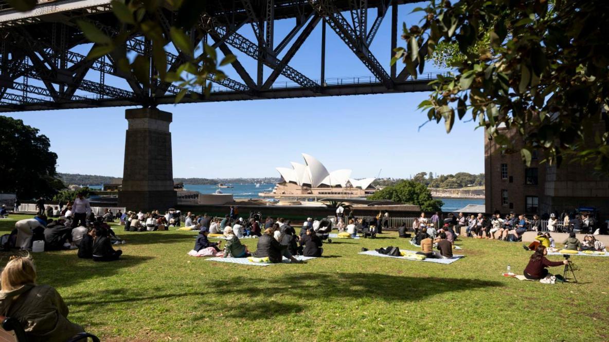 Stunning Terraced Near The Opera House Apartment *