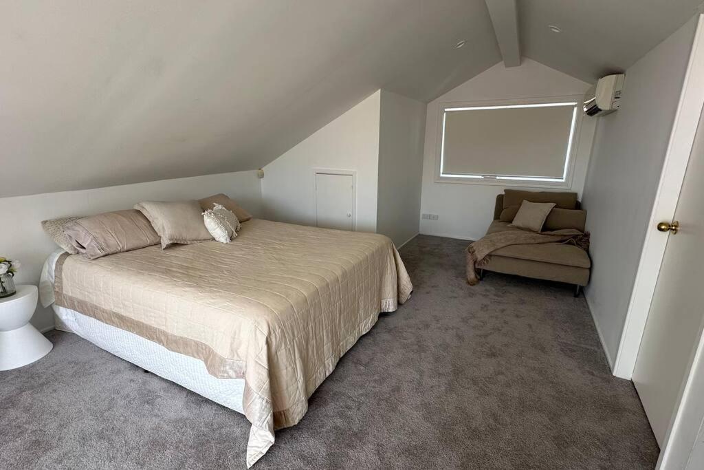 Delightful With Amazing Views! Holiday home Sydney