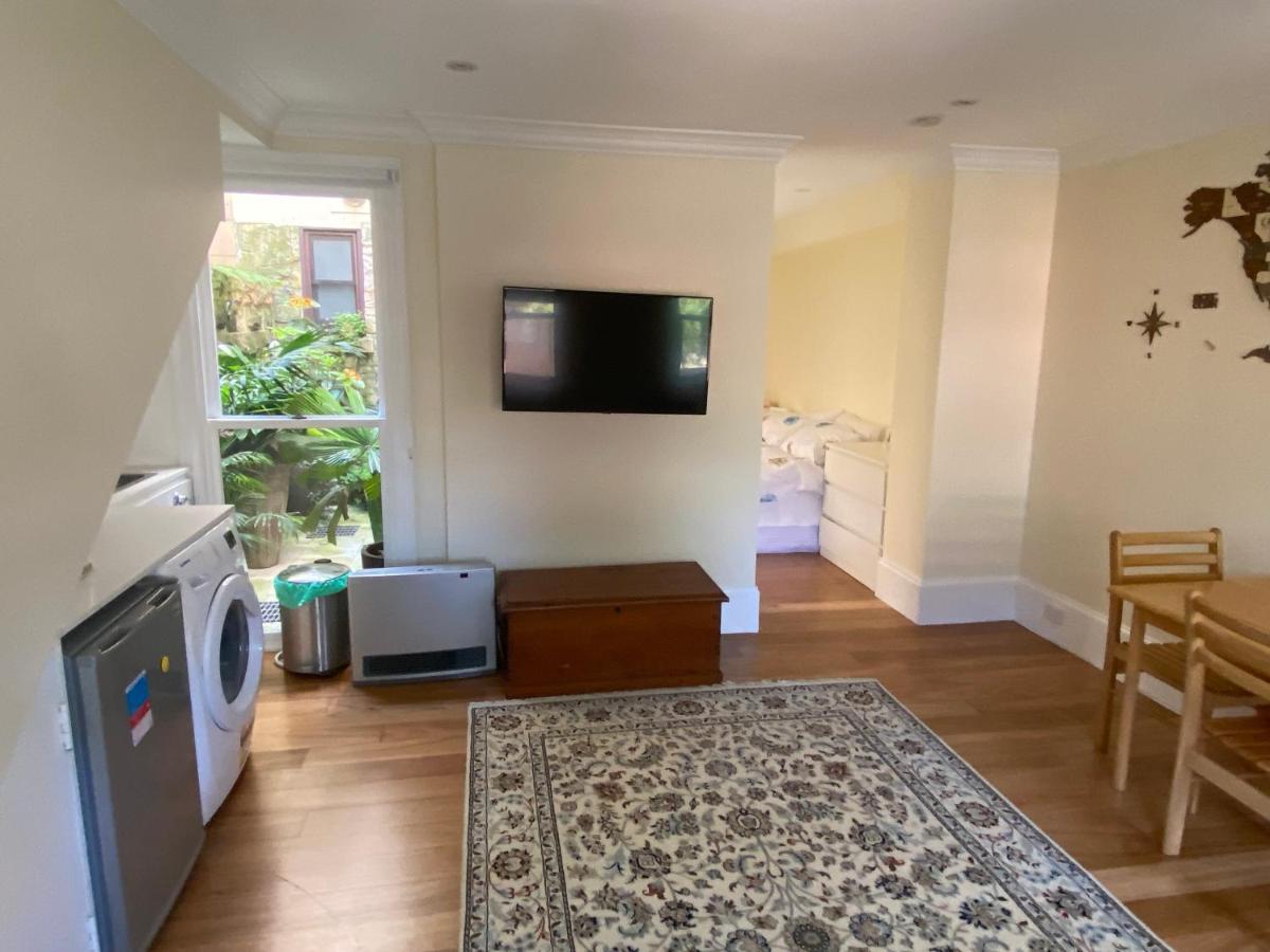 Garden Flat, North