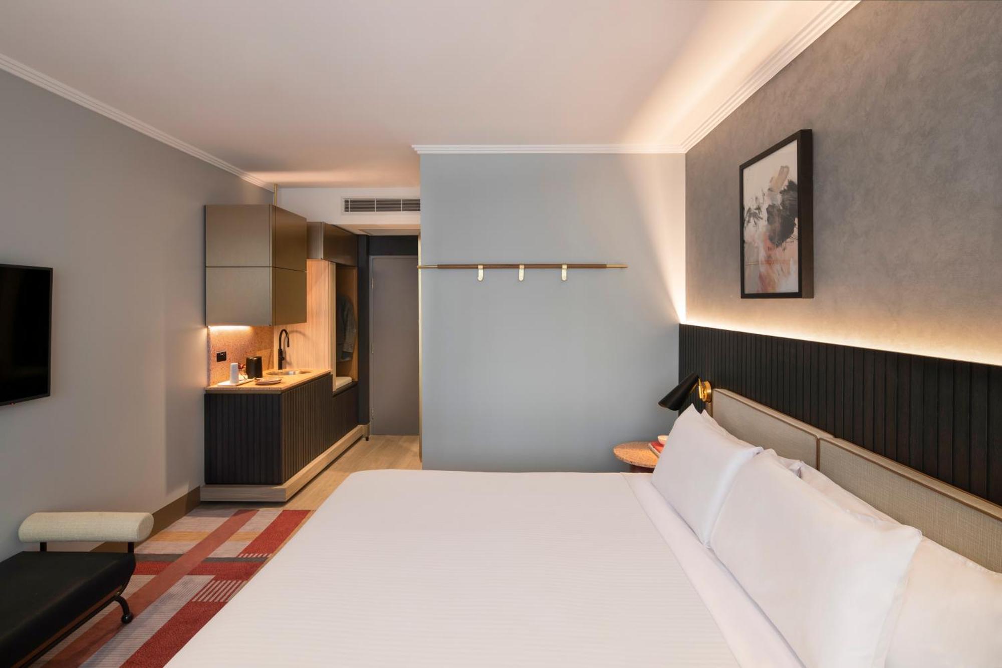 Mercure Martin Place Hotel 4*