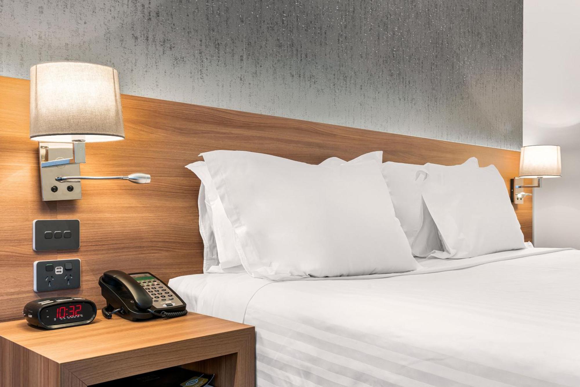 Hotel Furama Darling Harbour 4*