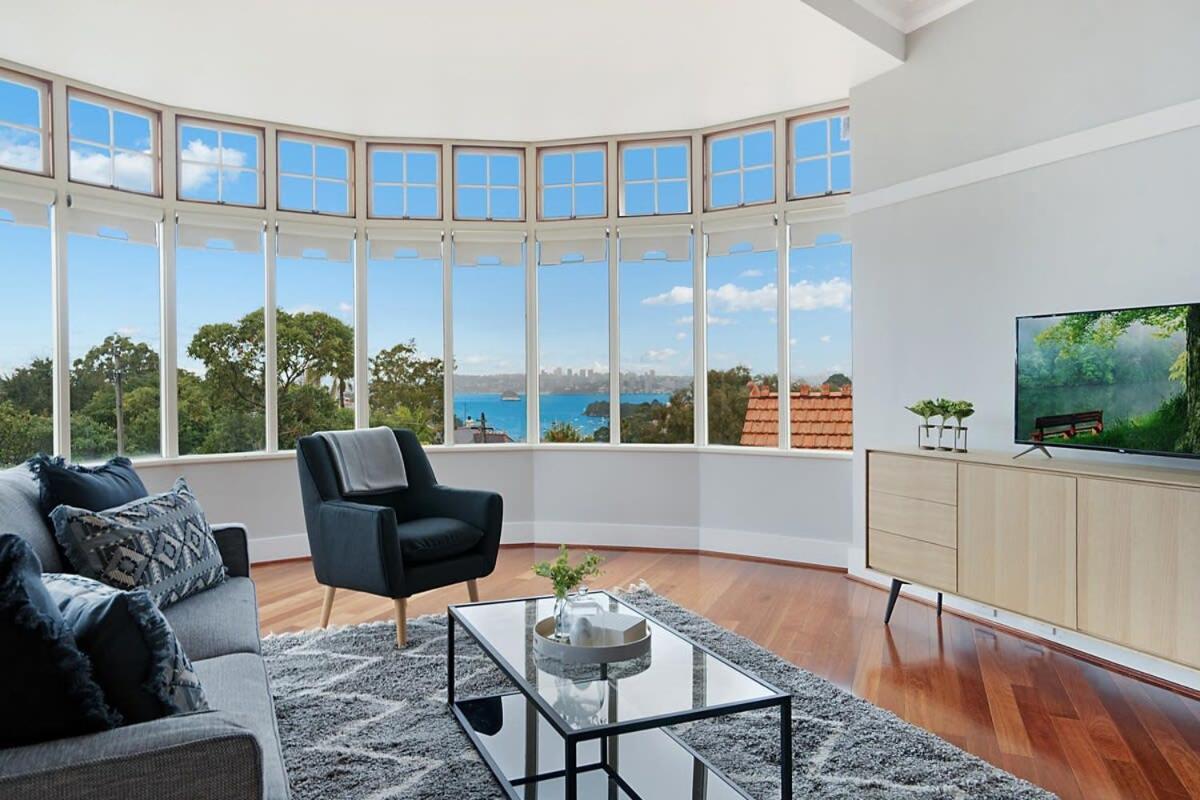 Huge Harbour View In Historic Sydney