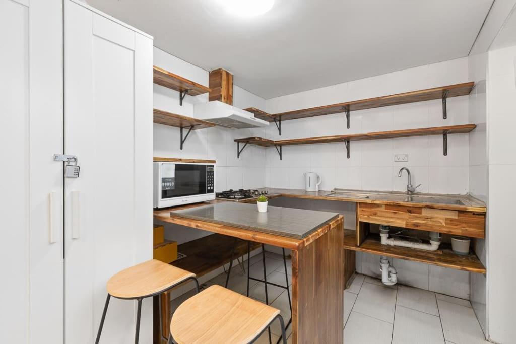 Boutique Private In Chippendale Terrace Apartment *