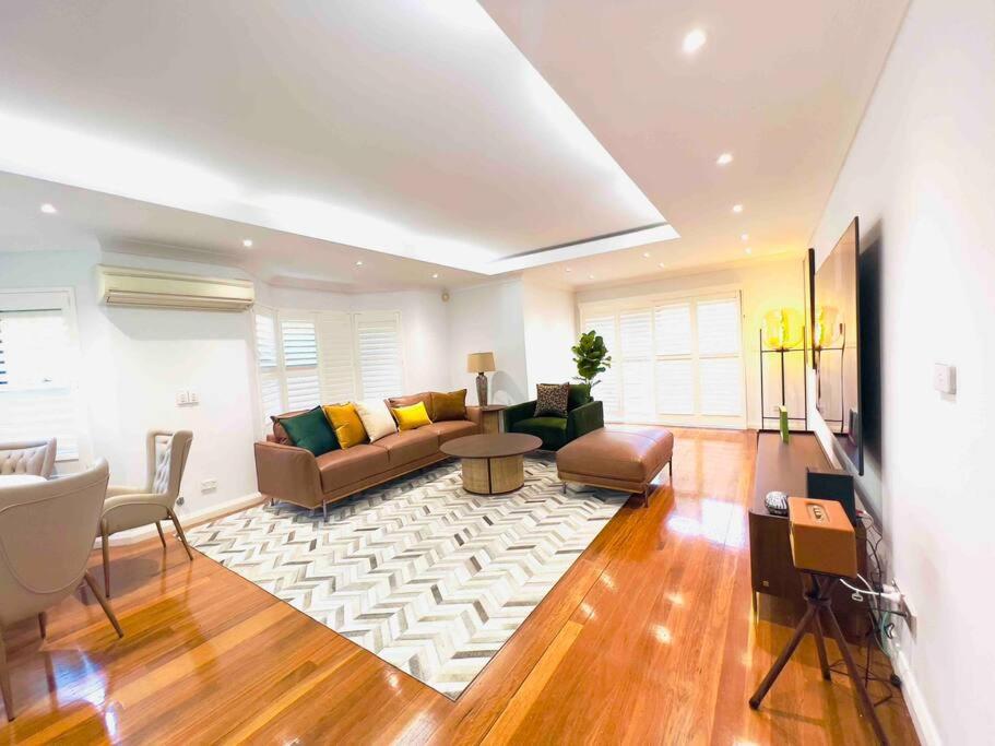 Maroubra Gem Close To Everything Sleep 16 Holiday home Sydney