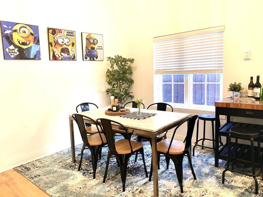 Lux 4br Straithfield House Close 2 Airport/city Holiday home Sydney