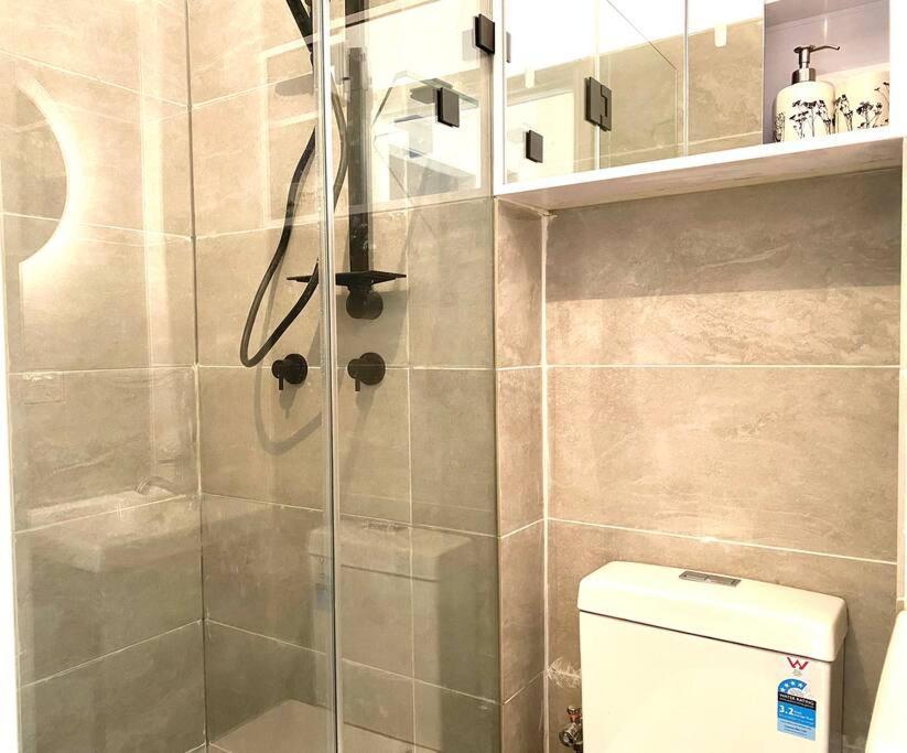 Lux 4br Straithfield House Close 2 Airport/city Holiday home Sydney