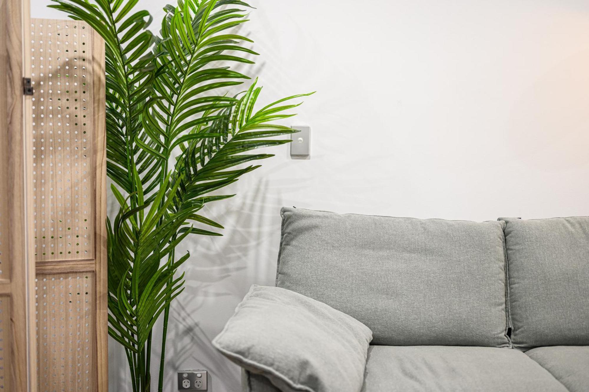 Zetland Near Shops & Train With Gym&pool For 6ppl Apartment Sydney