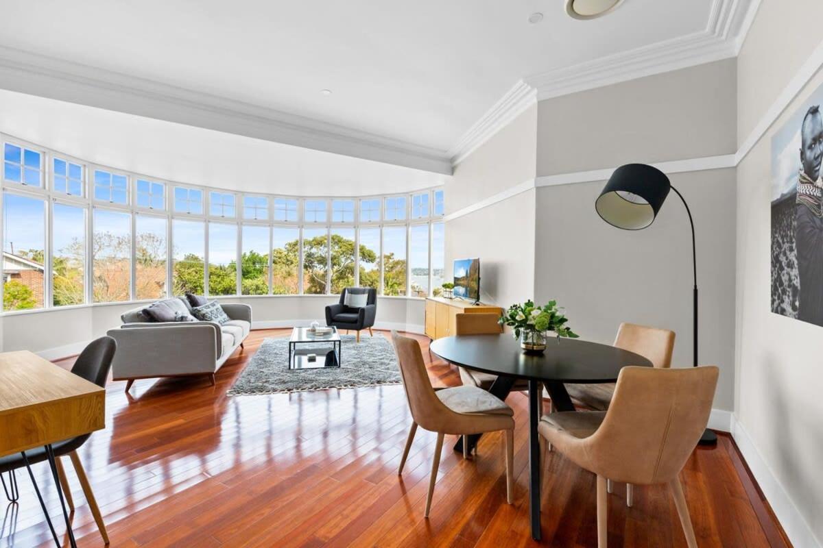 Apartment Huge Harbour View In Historic Sydney