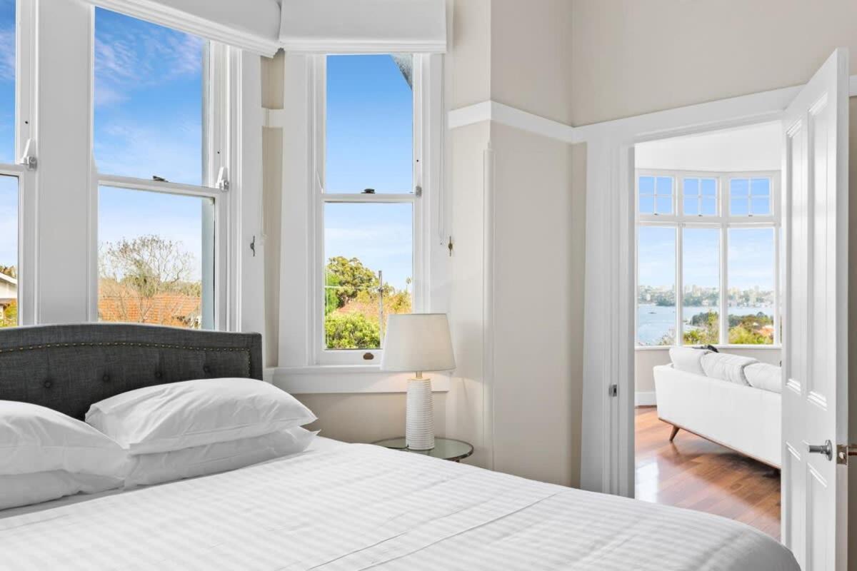 Huge Harbour View In Historic Apartment