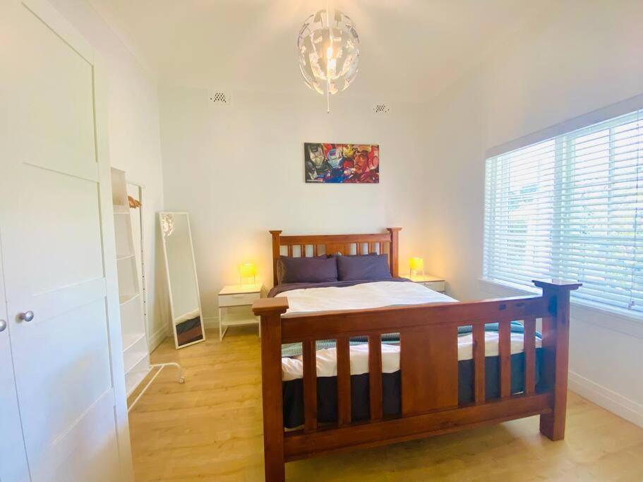 Lux 4br Straithfield House Close 2 Airport/city Holiday home Sydney