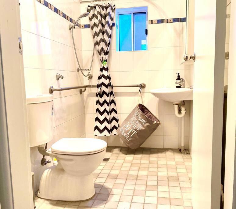 Holiday home Lux 4br Straithfield House Close 2 Airport/city