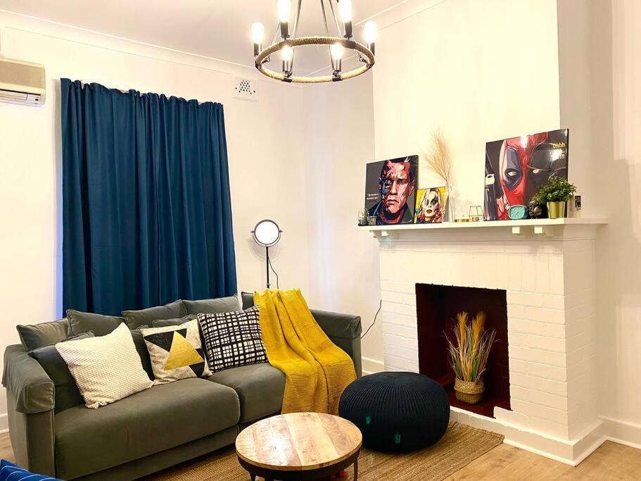 Holiday home Lux 4br Straithfield House Close 2 Airport/city *
