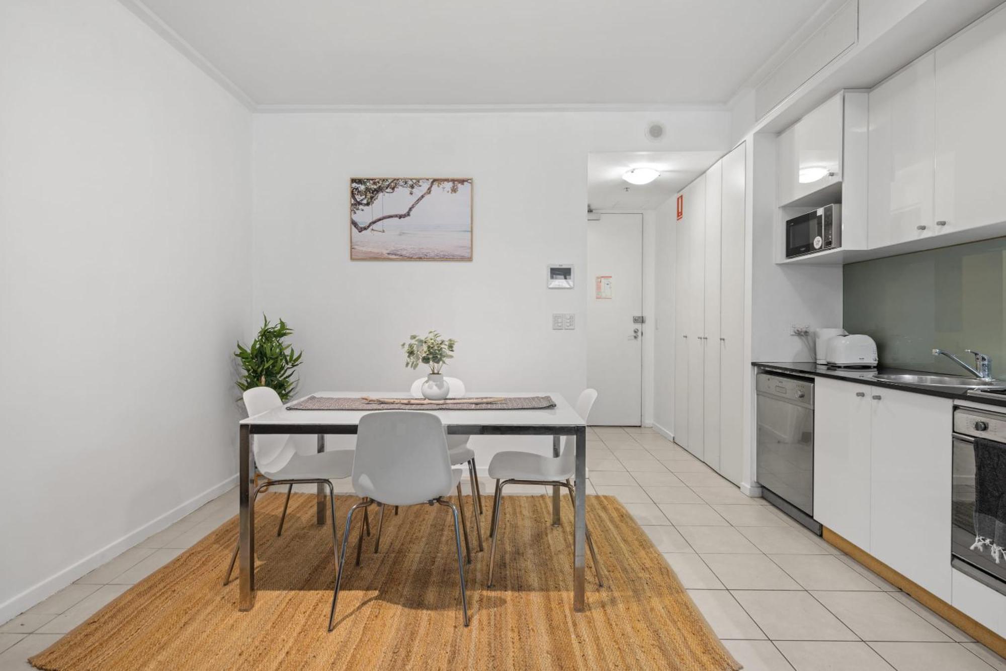 Spacious & Comfy For 6 Next To Darling Harbour Apartment Sydney