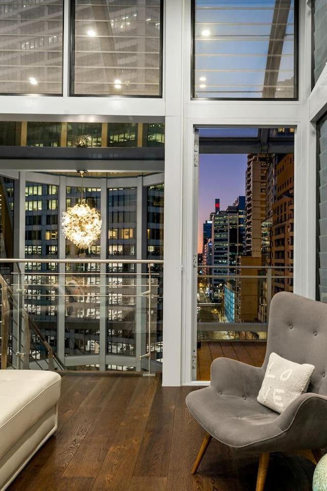 Luxury Loft In The Cbd With Outdoor Living