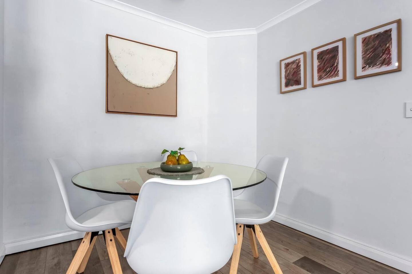 Waterfront Delight On Darling Harbour At Pyrmont