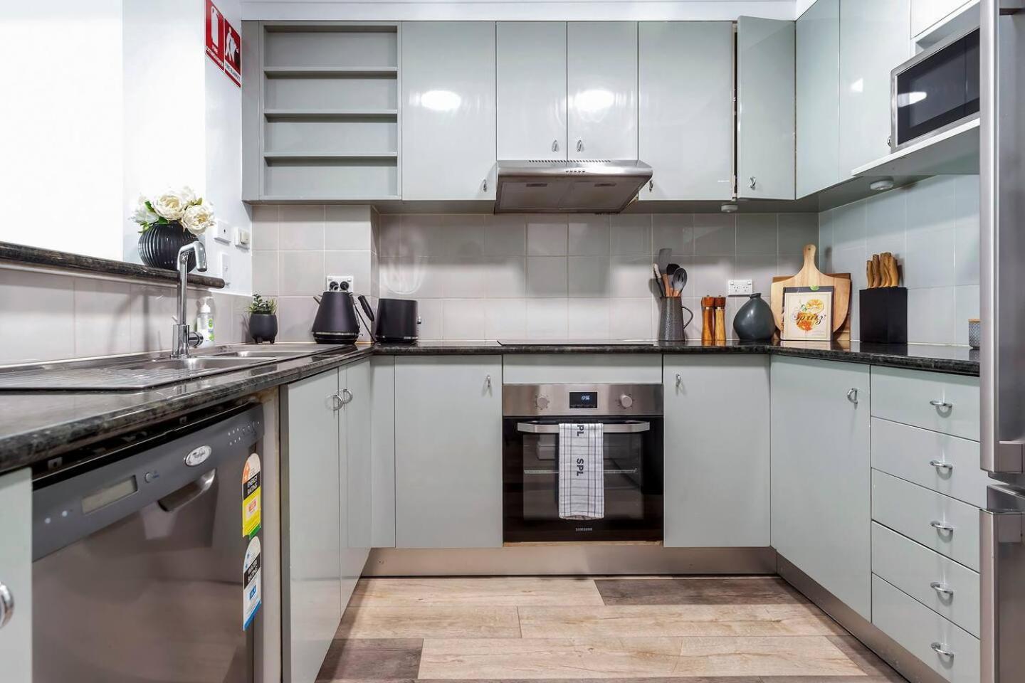 Apartment Waterfront Delight On Darling Harbour At Pyrmont