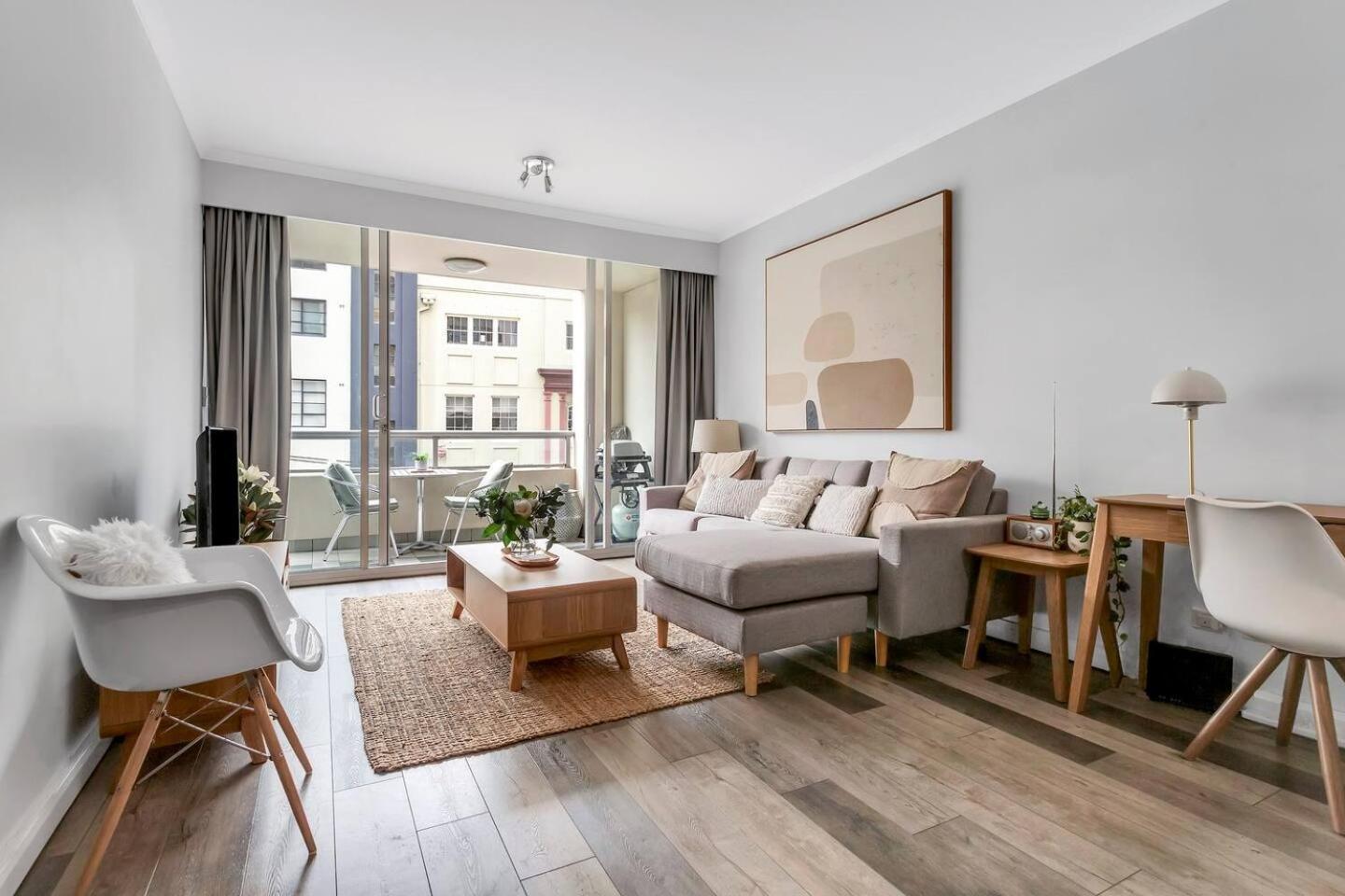 Apartment Waterfront Delight On Darling Harbour At Pyrmont *