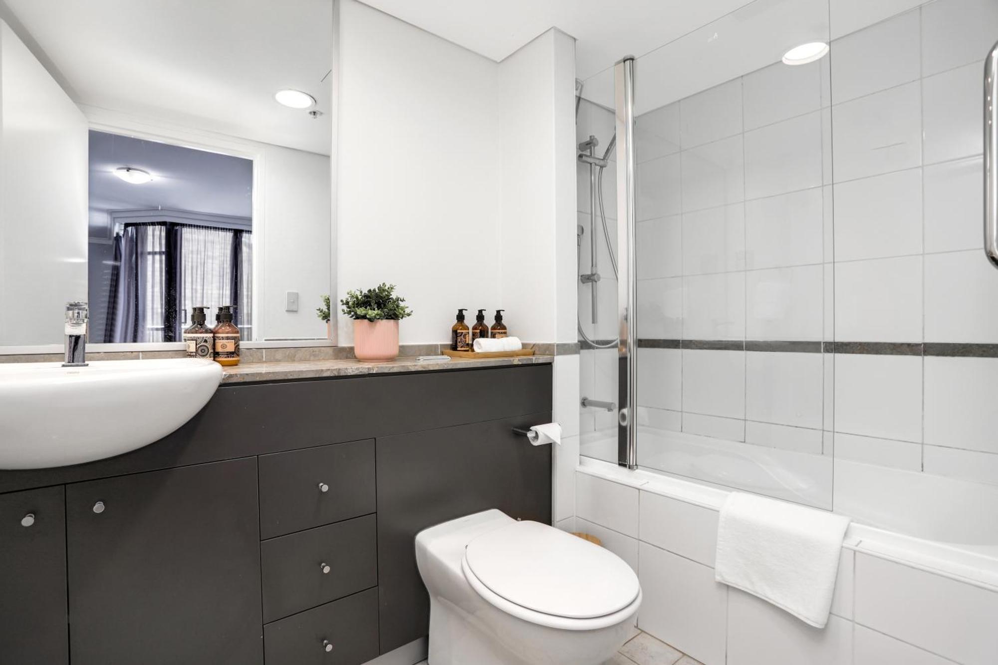 Luxliving Cbd 2 Beds Luxury Modern Apartment Sydney