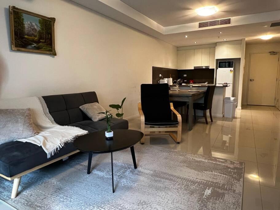 Convenient 1bedroom Apt, Mascot Apartment