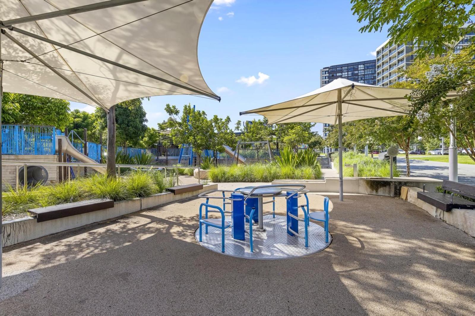 Executive Two-bedroom In Macquarie Park Apartment *