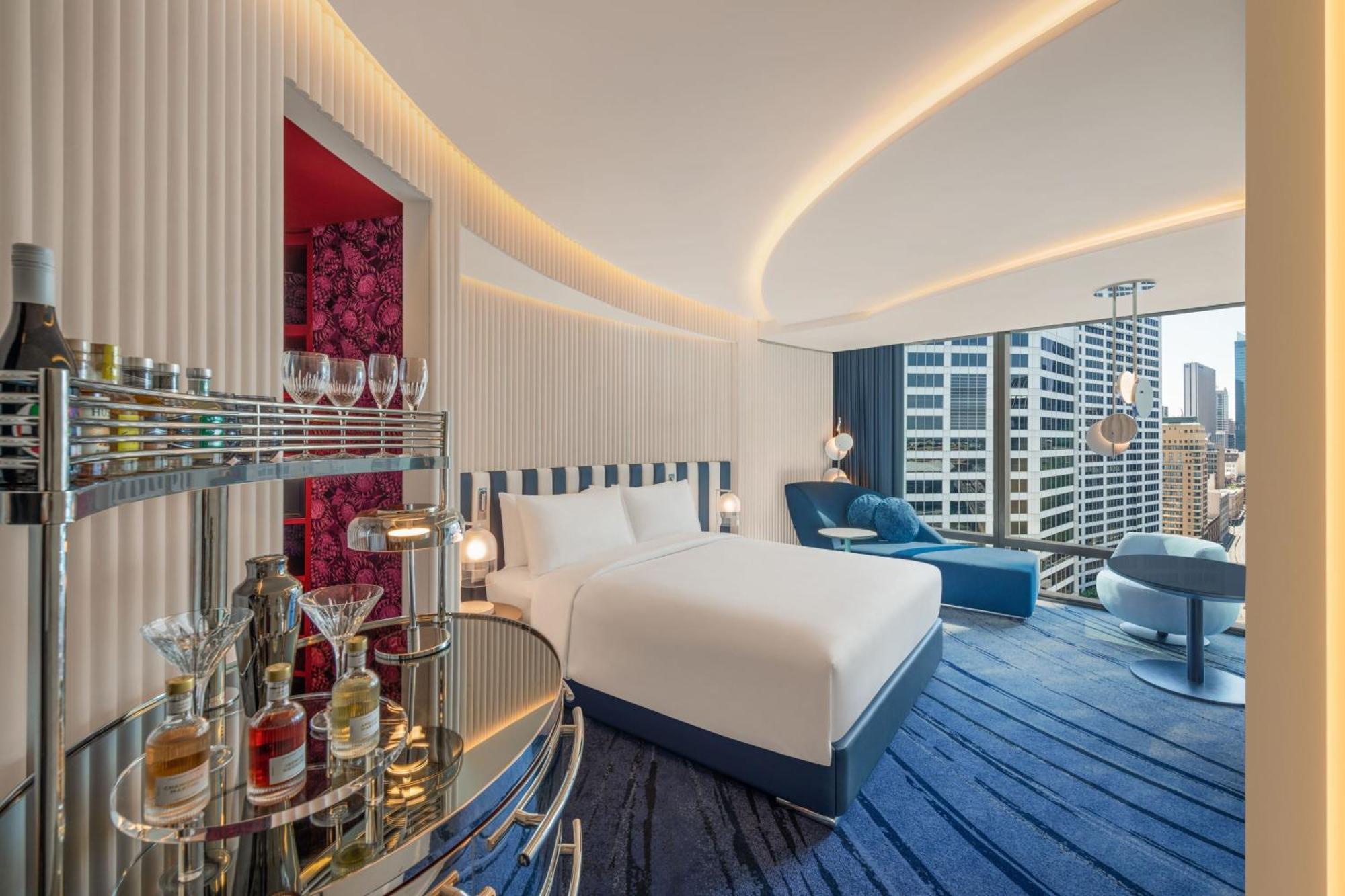 W Hotel 5*