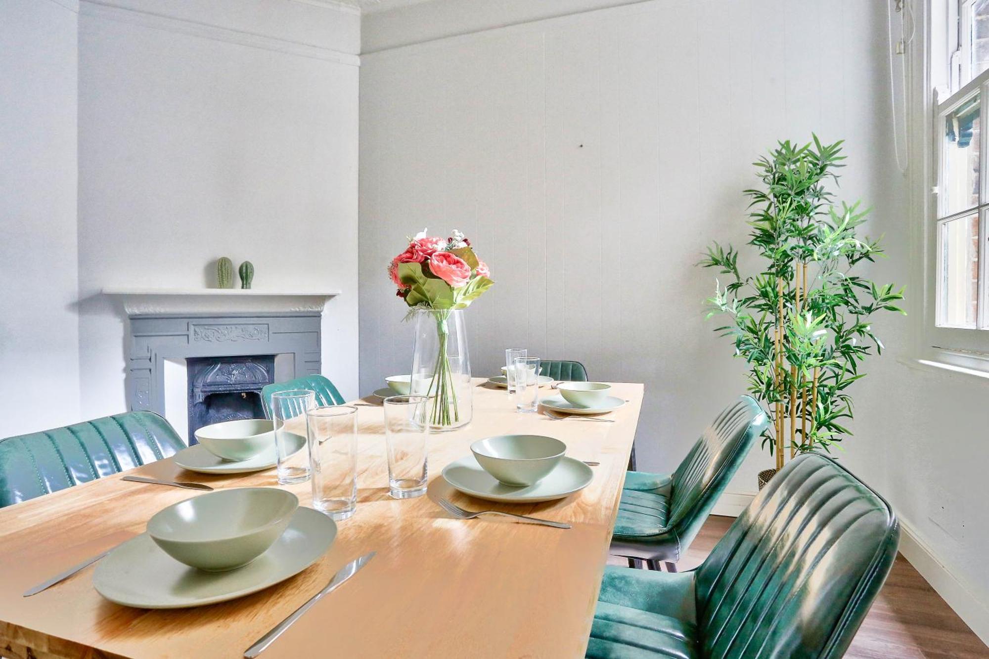Holiday home Spacious 3 Bedroom House Centre Millers Point 2 E-bikes Included Sydney