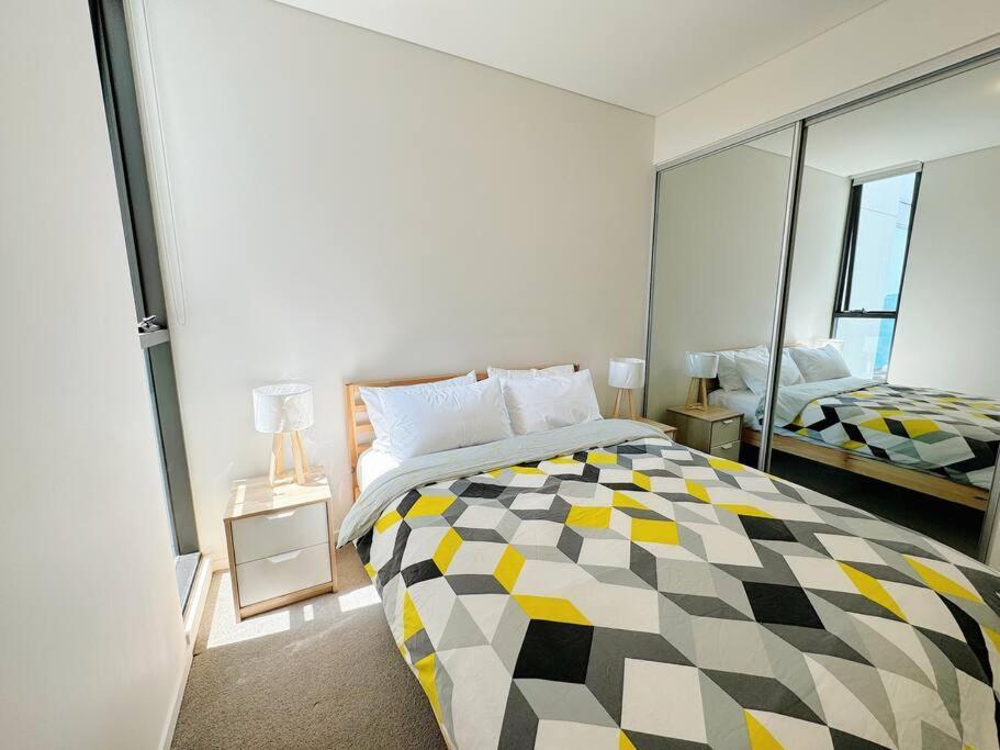 Modern 2brs@ Close2 Olympic Park Apartment