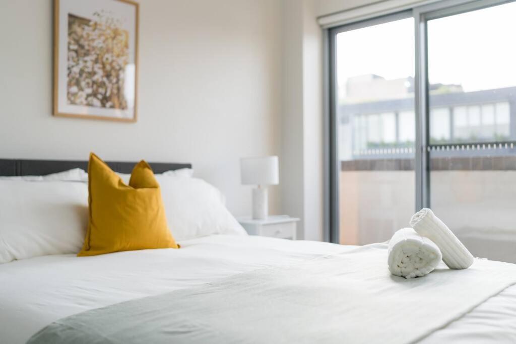 Apartment Spacious 3 Bed Near Airport With Parking Sydney