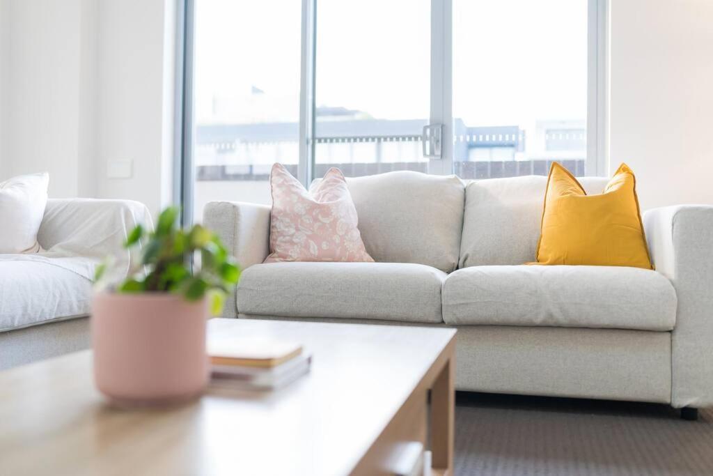 Spacious 3 Bed Near Airport With Parking * Sydney