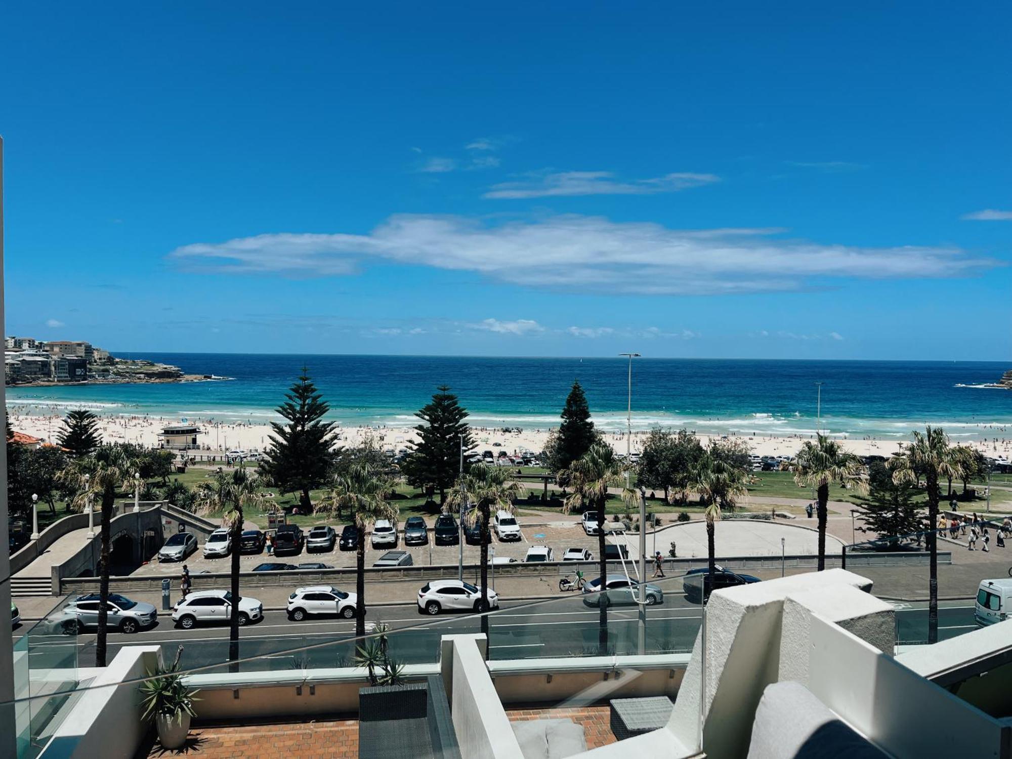 Bondi Waves 2 Beachfront