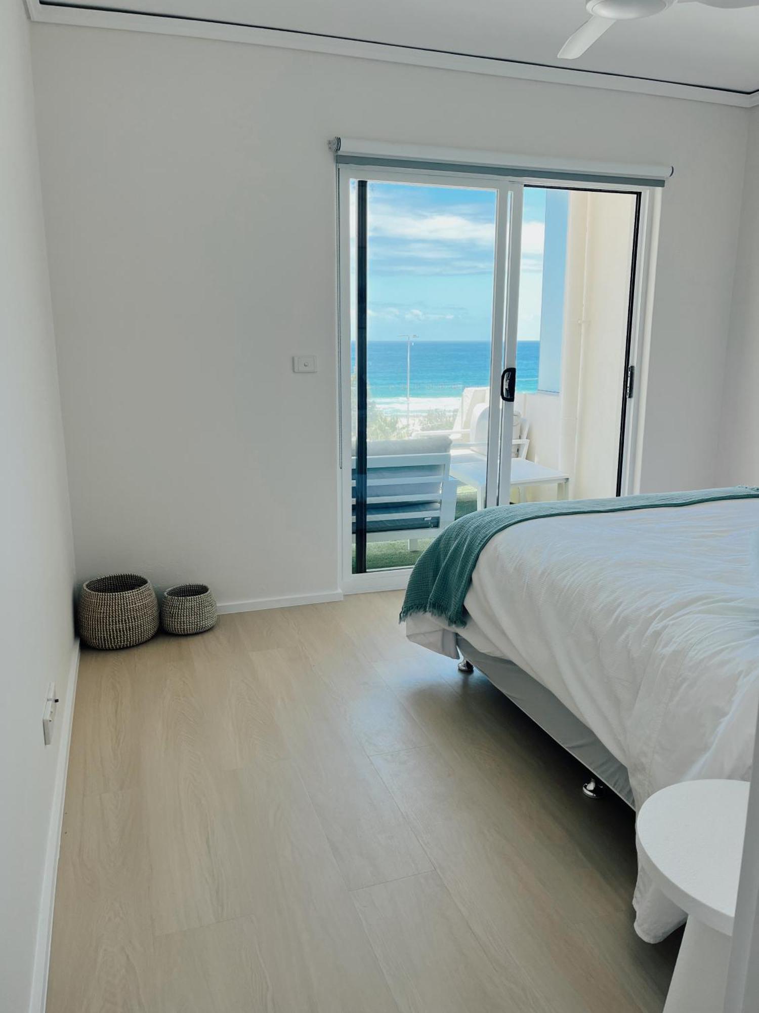 Bondi Waves 2 Beachfront Apartment