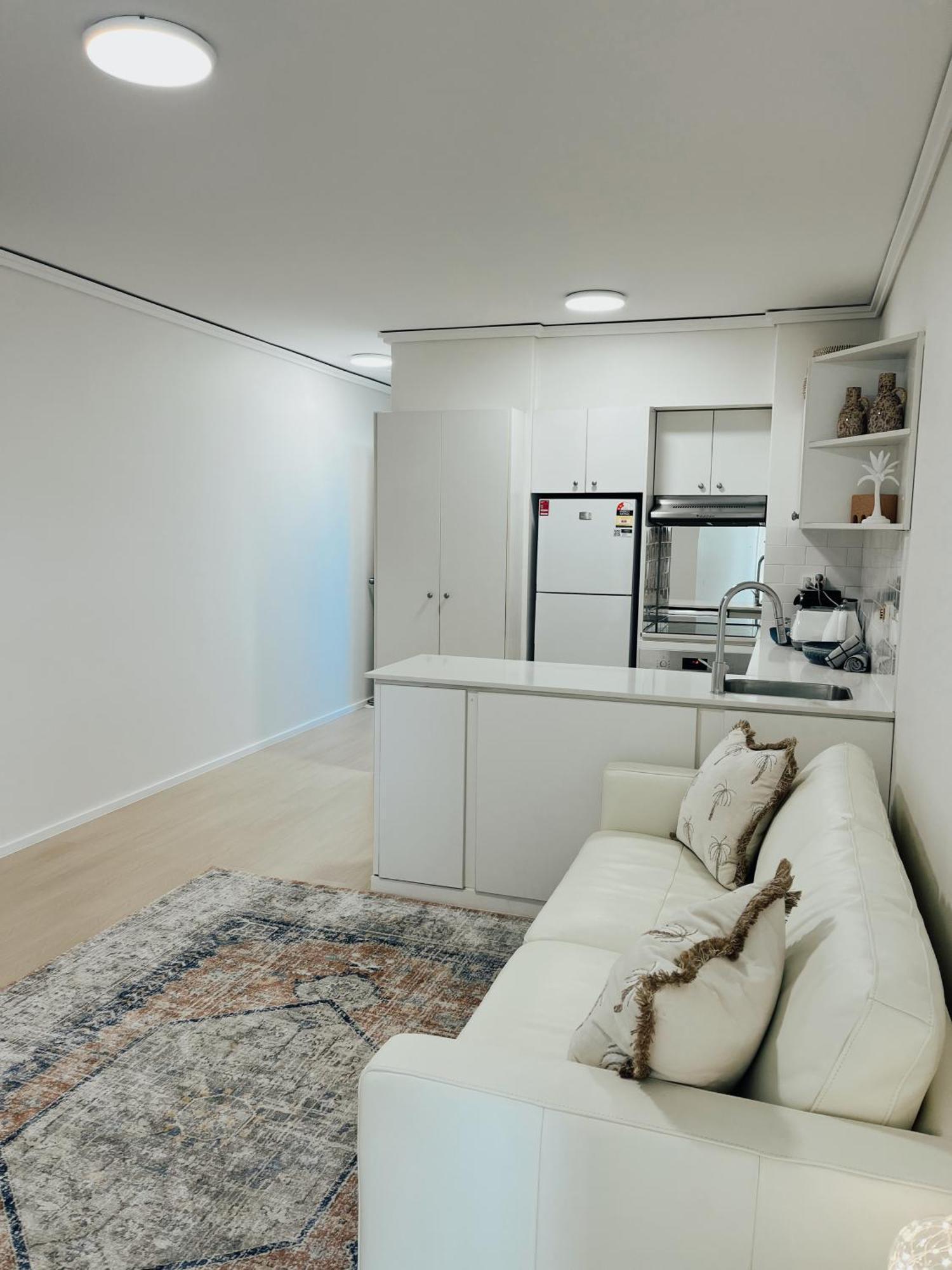Bondi Waves 2 Beachfront Apartment *
