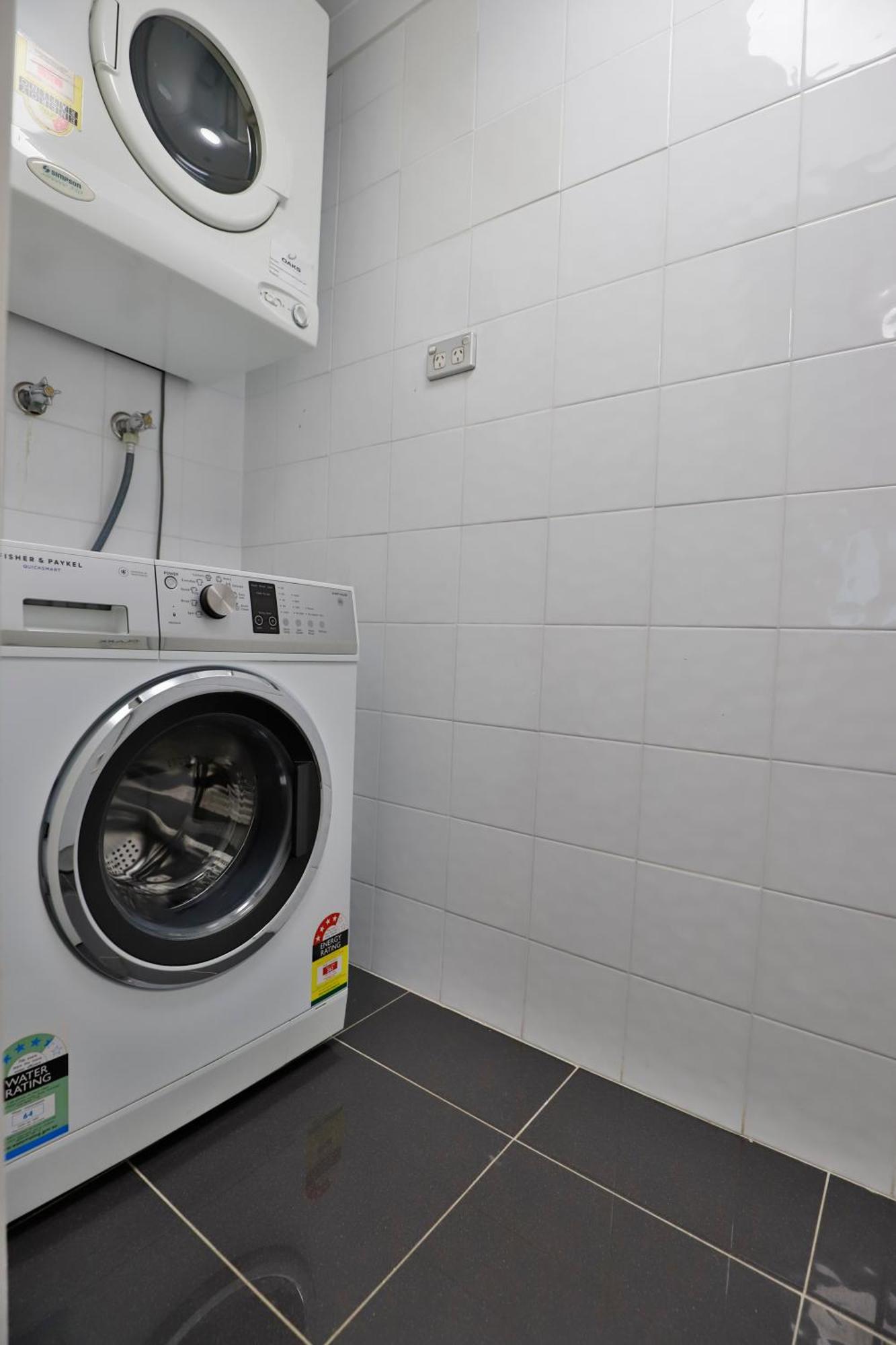 Vintage Charm 3br Abode - Views, Parking, Gym, Pool Sydney