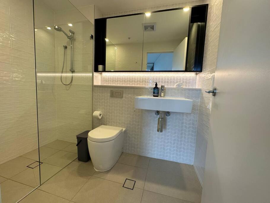 Kozyguru / Mortlake / Lovely 2 Bed / Nmo010 *