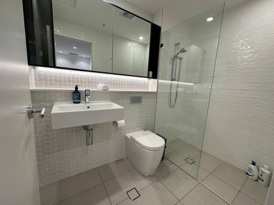 Kozyguru / Mortlake / Lovely 2 Bed / Nmo010 Apartment *