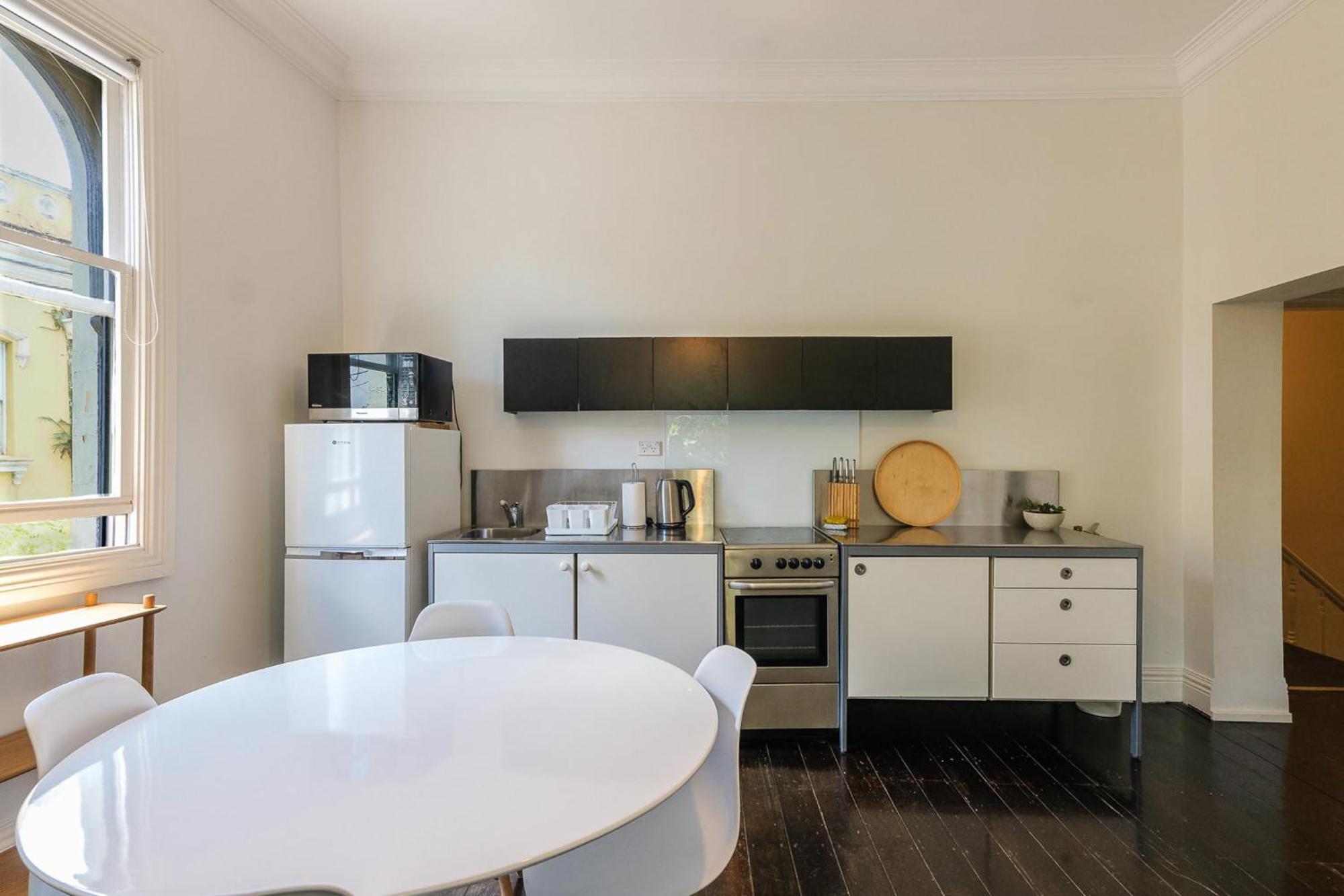 Surry Hills Chic Right On Crown St Apartment Sydney