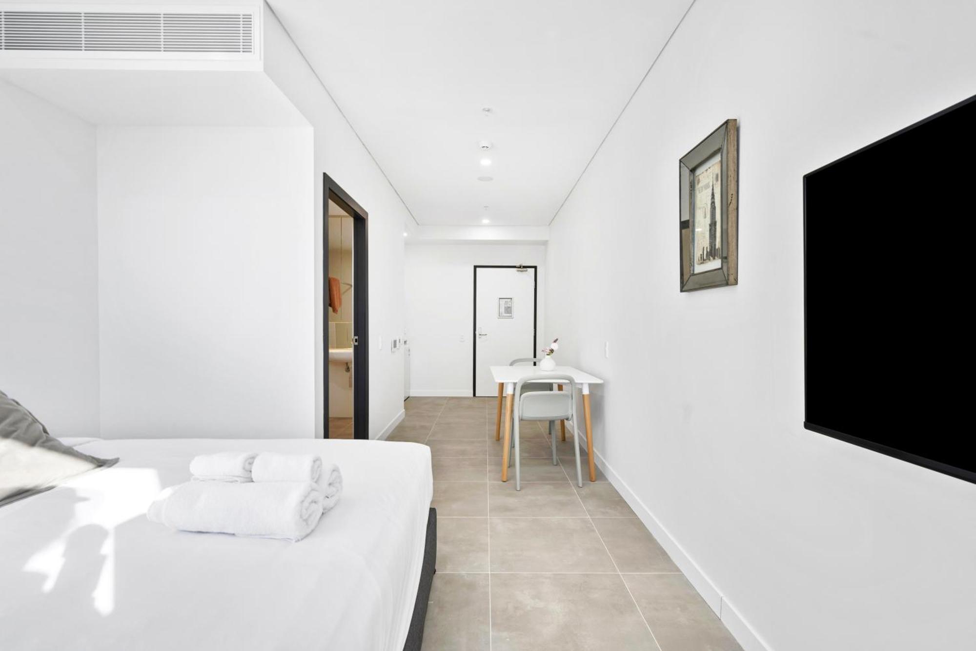 Arthur Bondi Junction No Reception And House Keeping No Sofa Bed Hotel