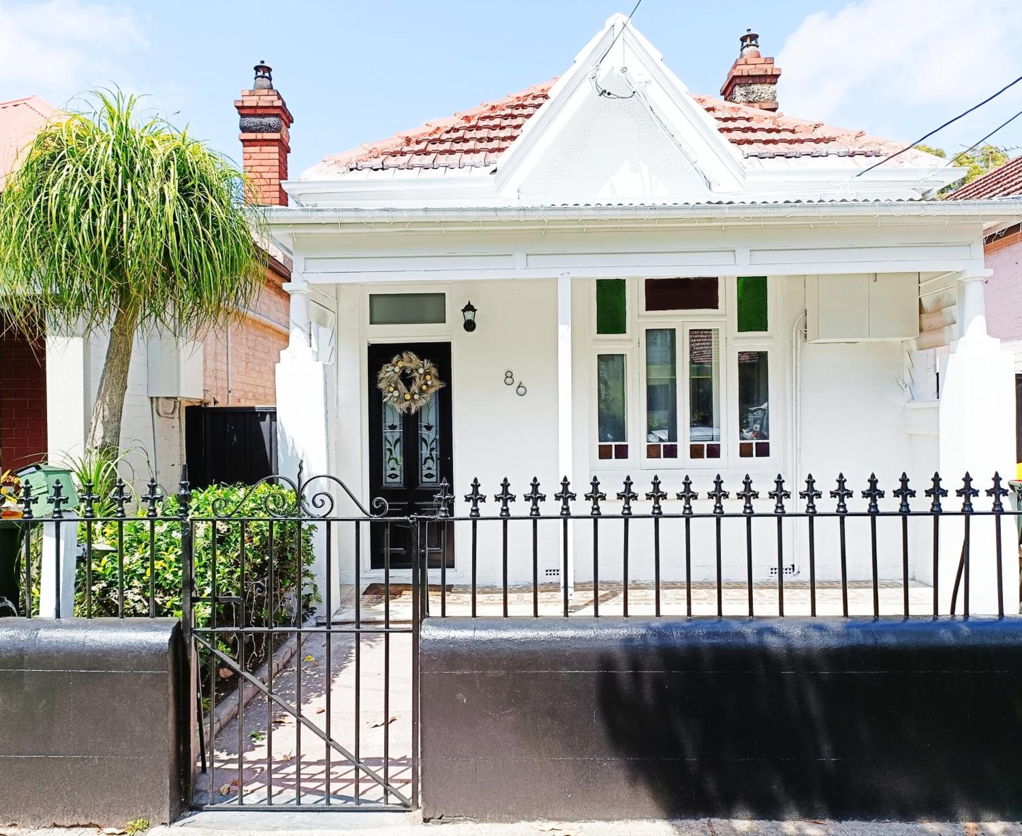 Beautiful Queen 1min Walk To Station With 60inch Tv * Sydney