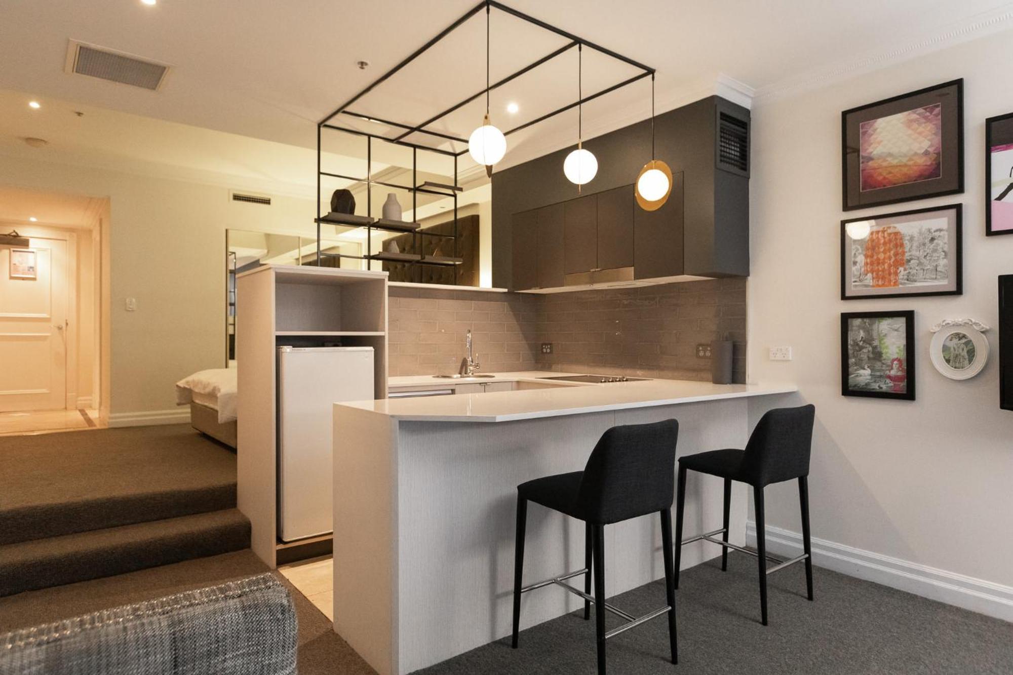 Cbd Executive Right By The Harbour Apartment Sydney