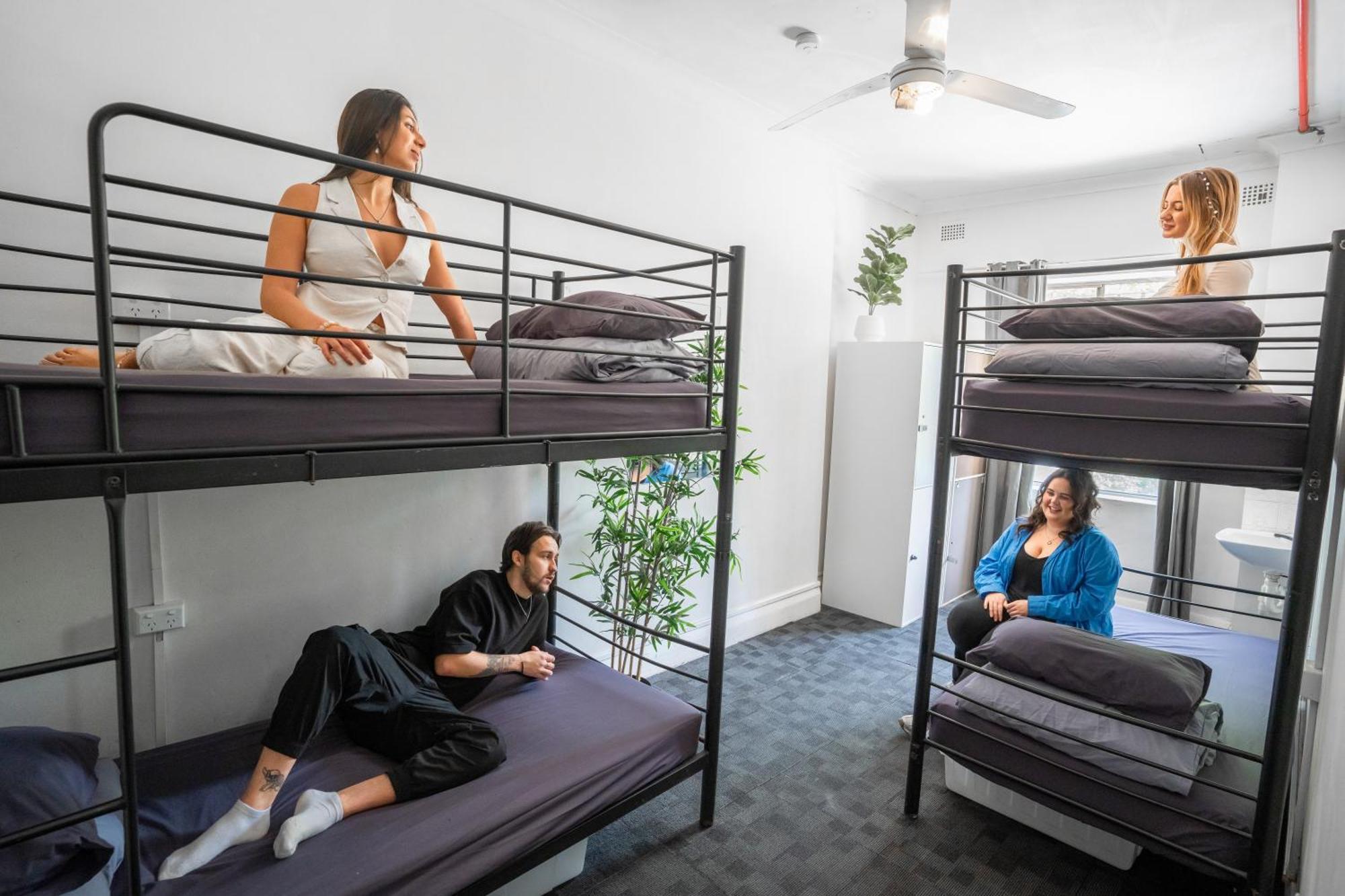 Mad Monkey East Side Hostel Sydney