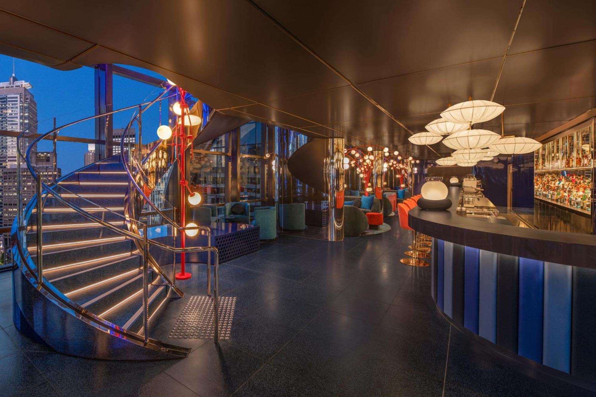 W Hotel 5*