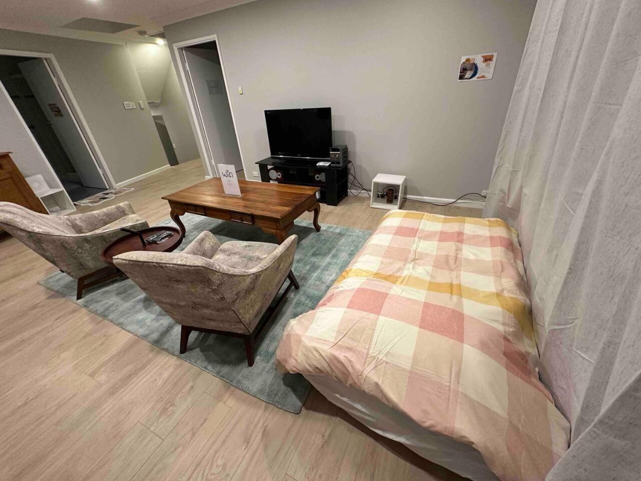 5 Bedroom 3 Bathroom House With Pool, Spa, Voice-control Smart And Game Holiday home Sydney