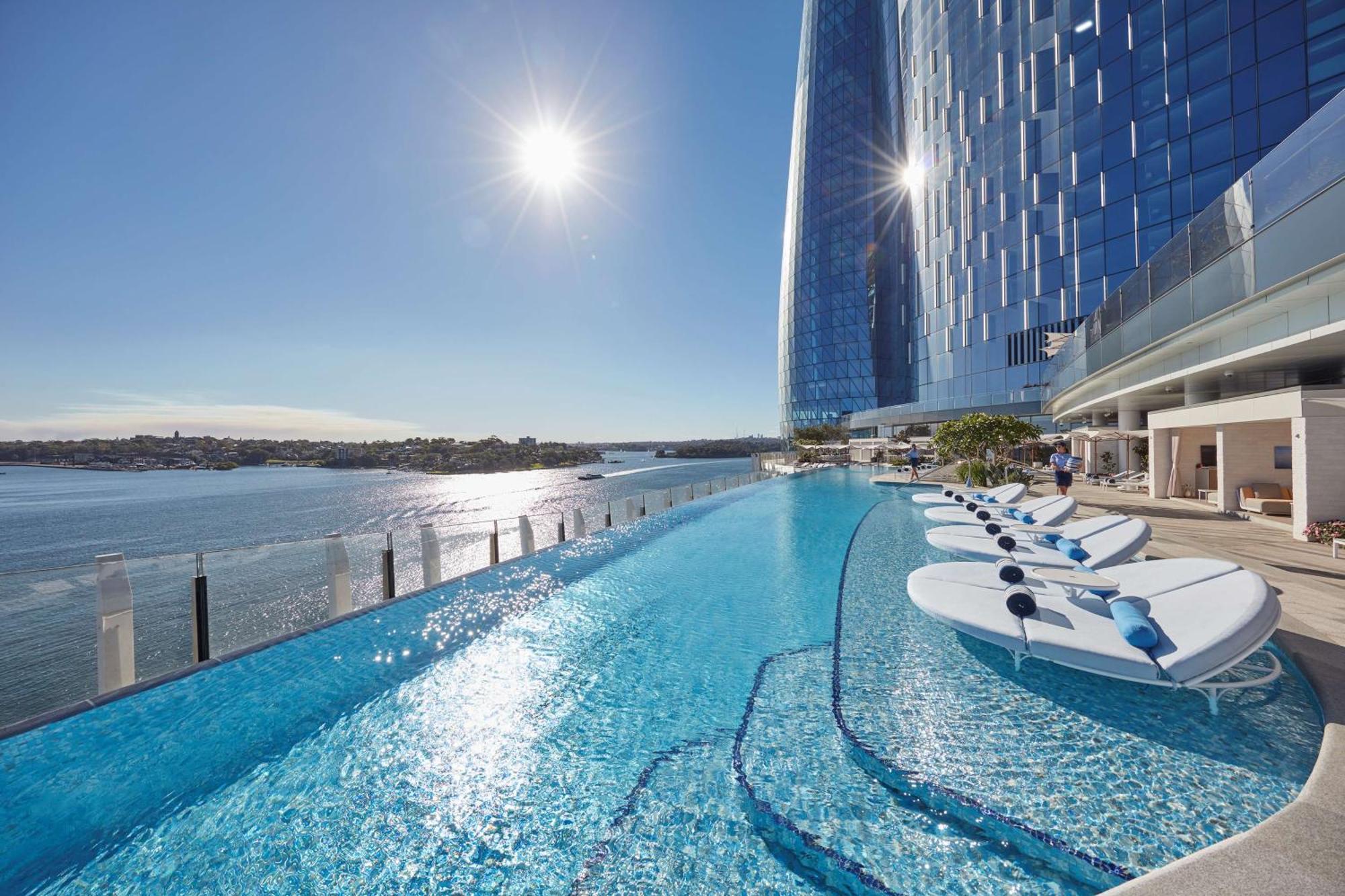 Hotel Crown Towers 5*