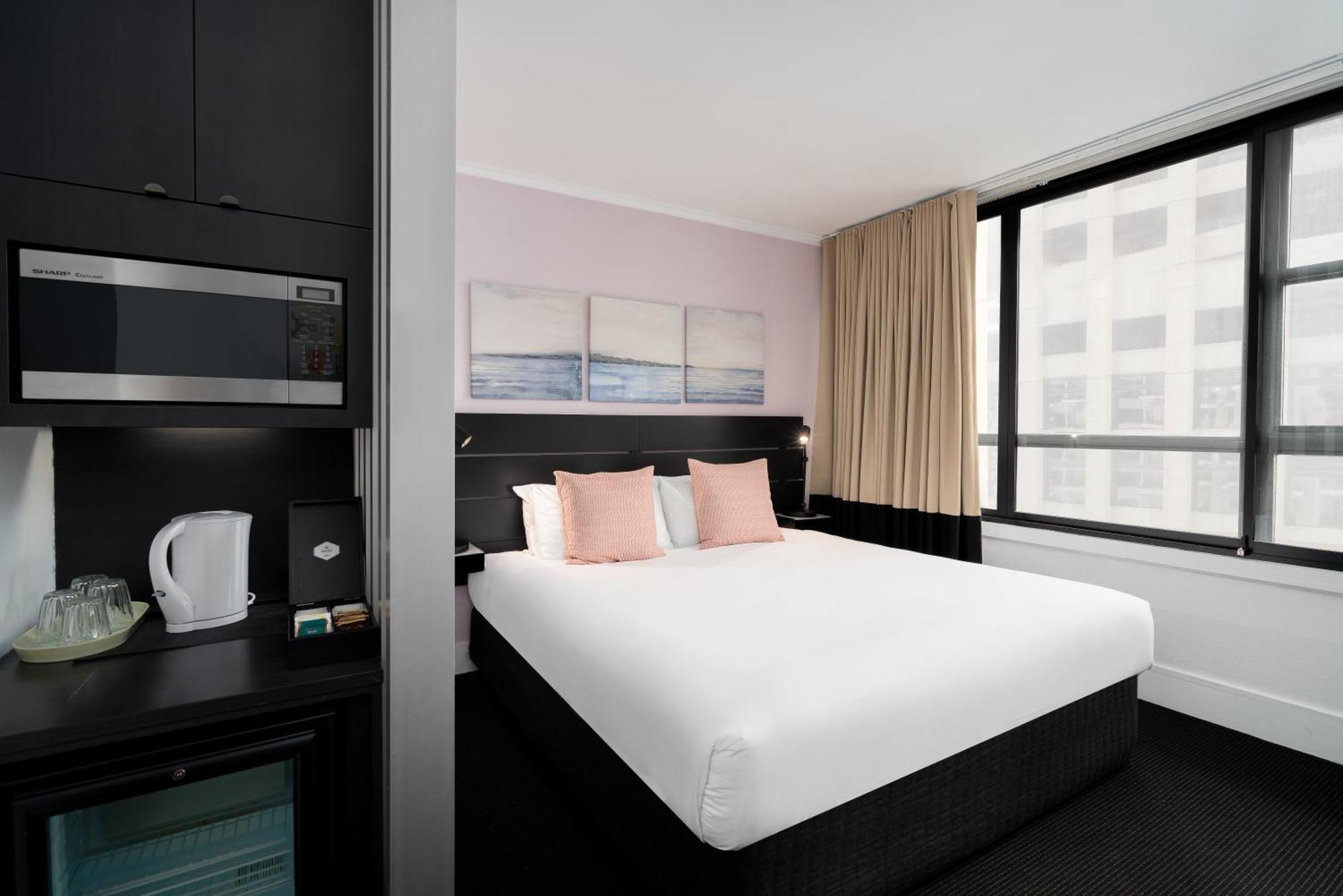 Hotel Park Regis Centre 3*