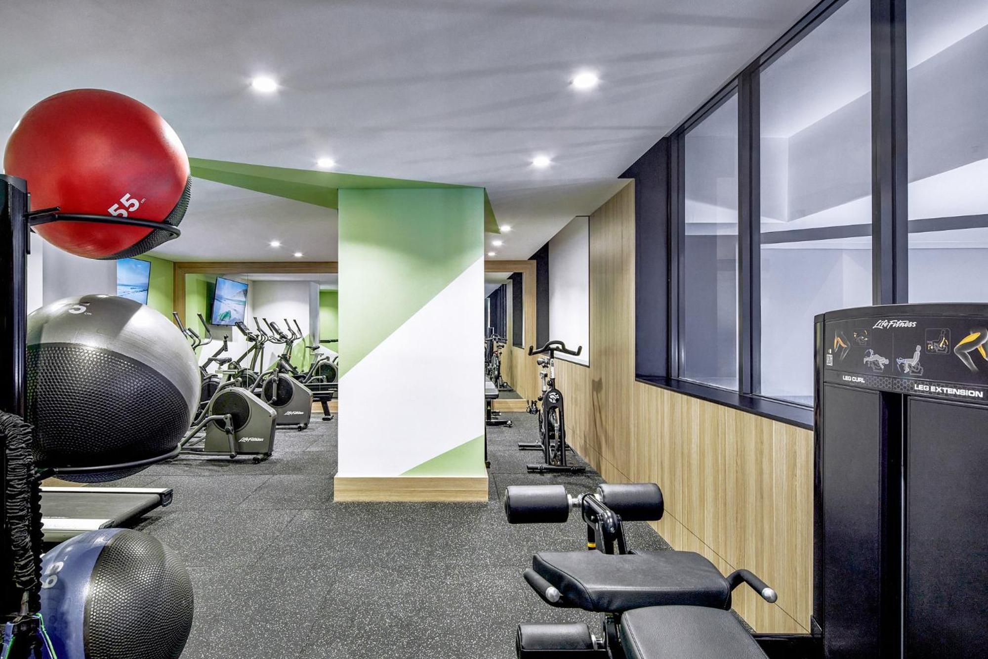 Meriton Pitt Street,