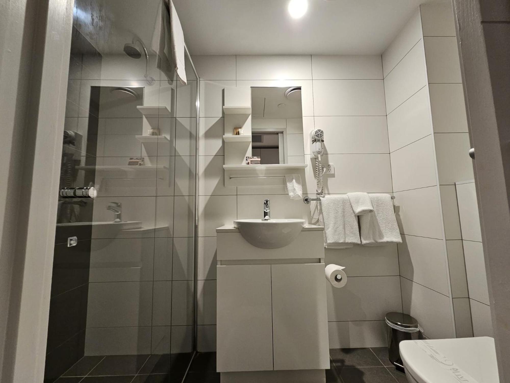 Hotel 8 Residences - Adults Only Sydney