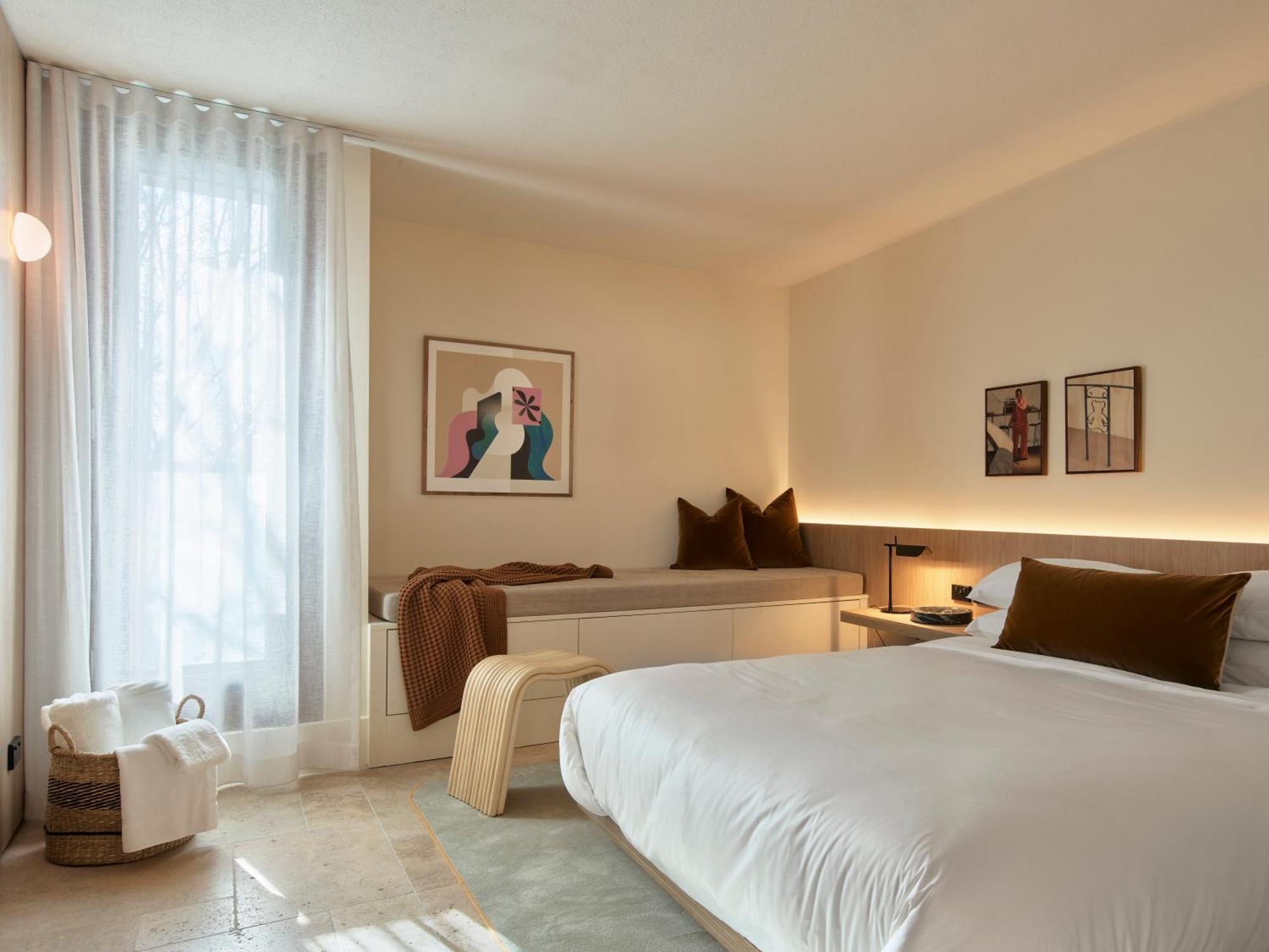 Oxford House Hotel 4*